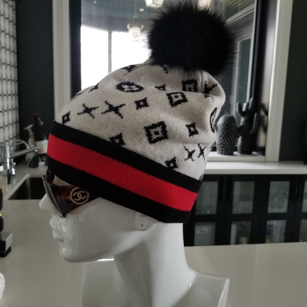 MITCHIES fur POM hat NWT